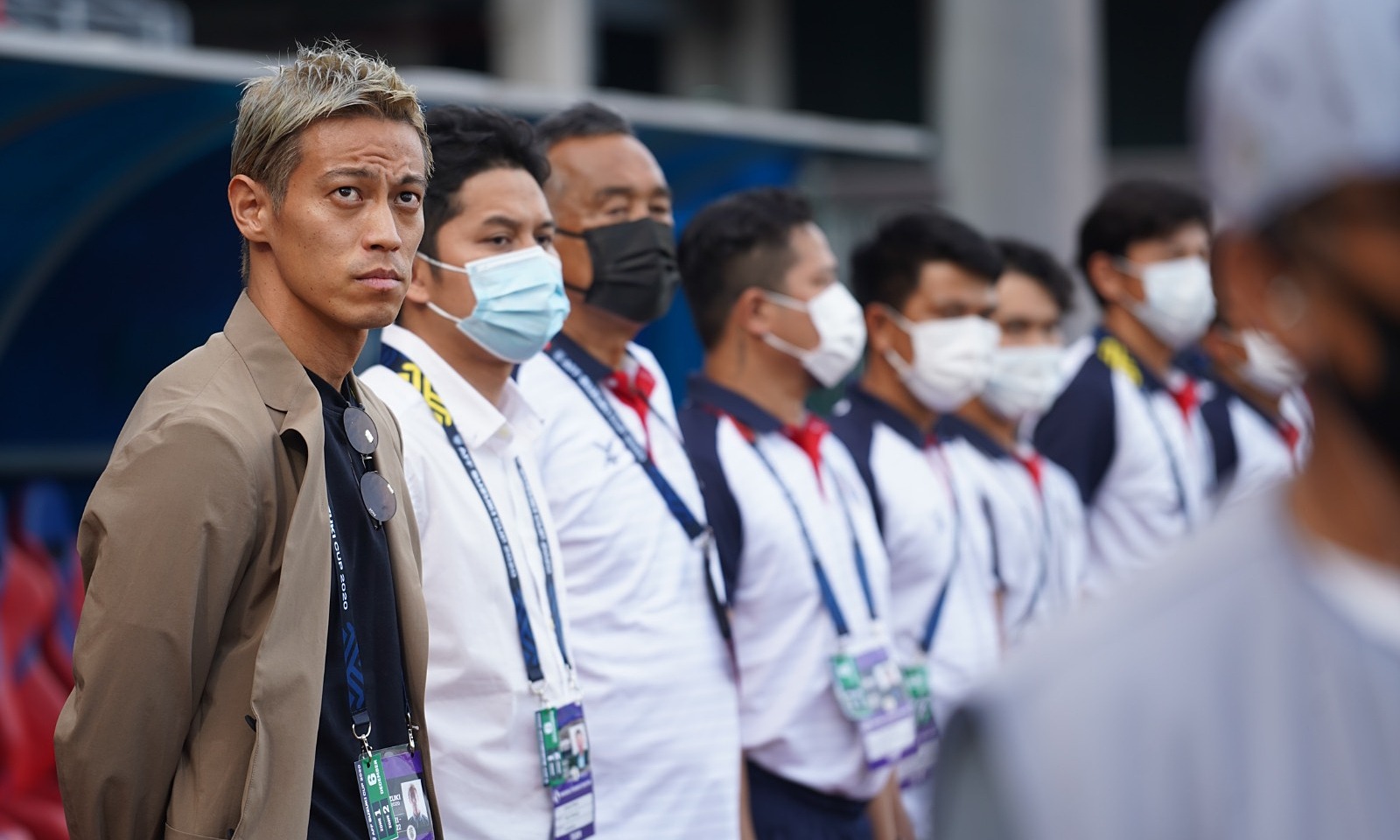 Lãnh đội Campuchia Keisuke Honda ở trận ra quân AFF Cup thua Malaysia 1-3, trên sân Bishan hôm 6/12. Ảnh: AFF