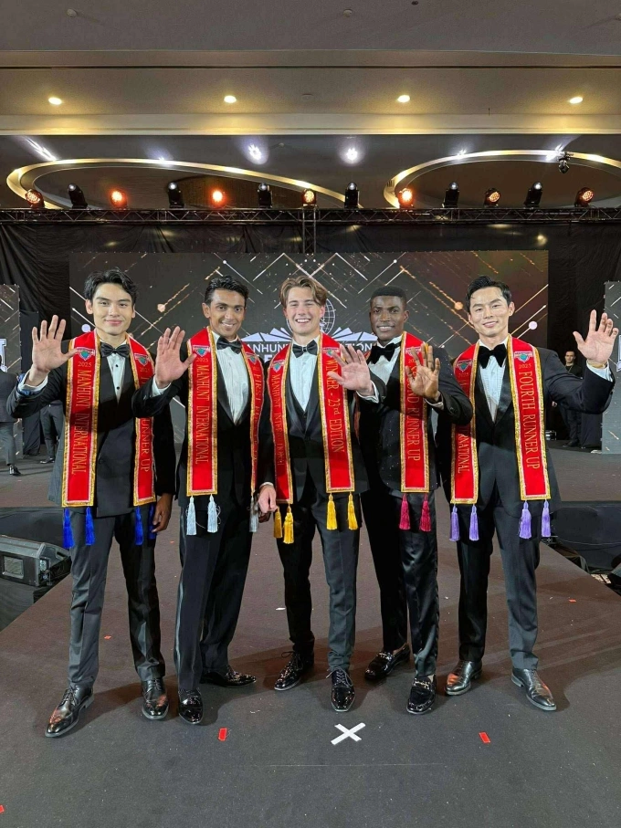 Top 5 Manhunt International 2025 Top 5 Manhunt International 2025 tại đêm chung kết