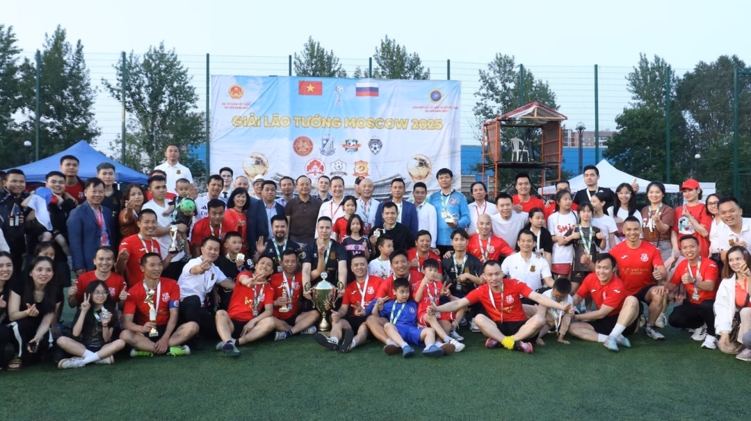 FC Anh Em Moskva vô địch FC Anh Em Moskva vô địch