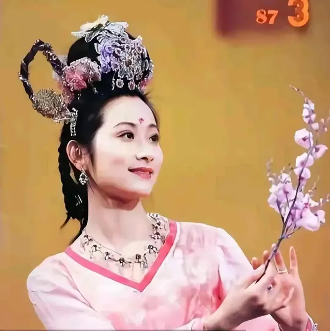 Hạnh tiên Vương Linh Hoa Hạnh tiên Vương Linh Hoa đóng phim khi đang sốt 39 độ