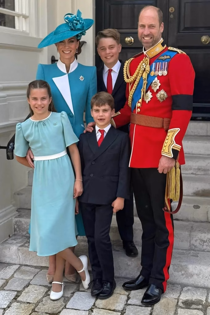 Gia đình Thái tử William chụp ảnh kỷ niệm Gia đình Thái tử William trong ngày Trooping the Colour