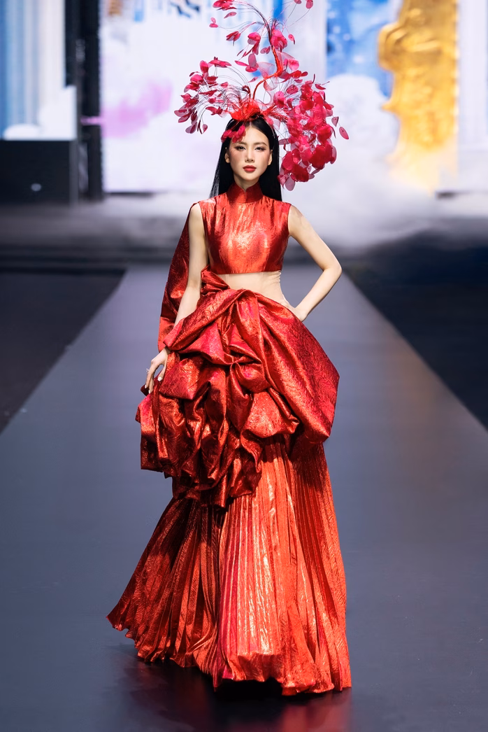 Bùi Quỳnh Hoa với thiết kế của NTK Thanh Hương Bùi Bùi Quỳnh Hoa với thiết kế của NTK Thanh Hương Bùi