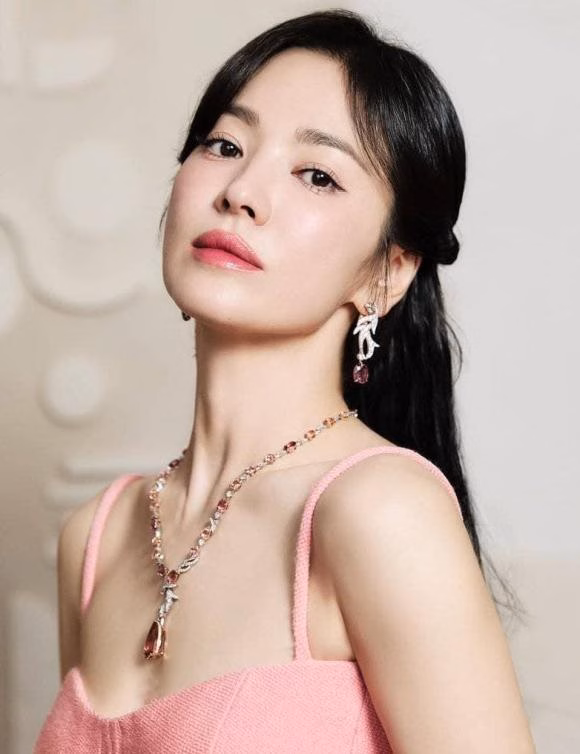 Song Hye Kyo đẹp nhẹ nhàng Song Hye Kyo diện đồ hồng