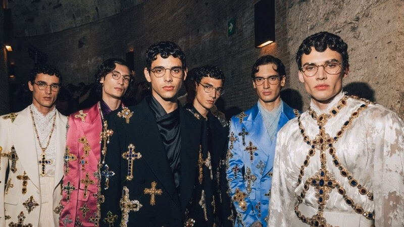 Gen Z thờ fashion: Công giáo trở thành xu hướng trong show thời trang Khi thời trang cũng hướng đến niềm tin - Ảnh 5