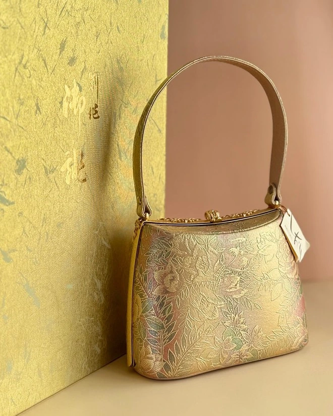 Túi xách Vintage – Biểu tượng thẩm mỹ và thời trang bền vững Túi xách vintage giúp nàng trở thành phiên bản giới hạn của chính mình- Ảnh 5.