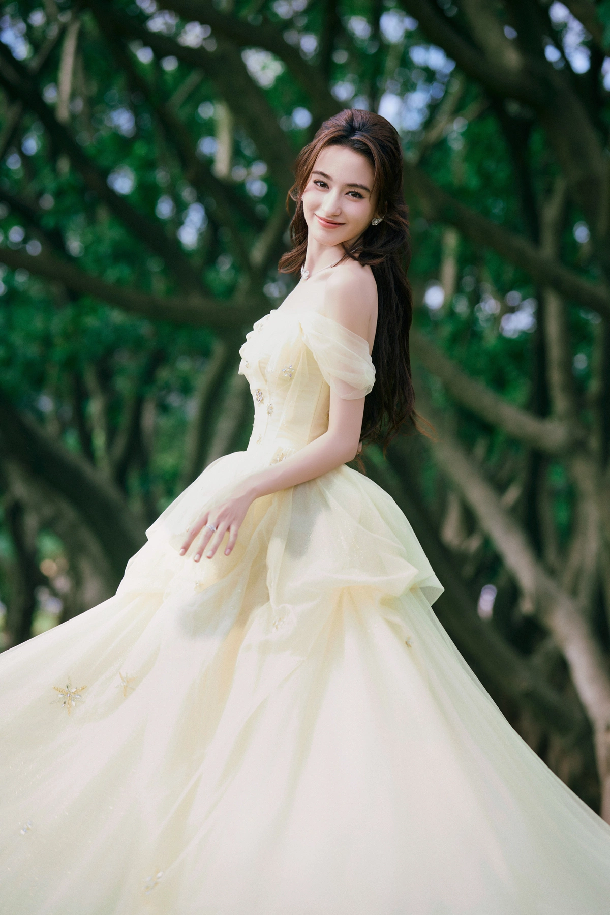 미나 레이우언닷 vai tướng quân trong phim cổ trang Phong nguyệt bất tương quan