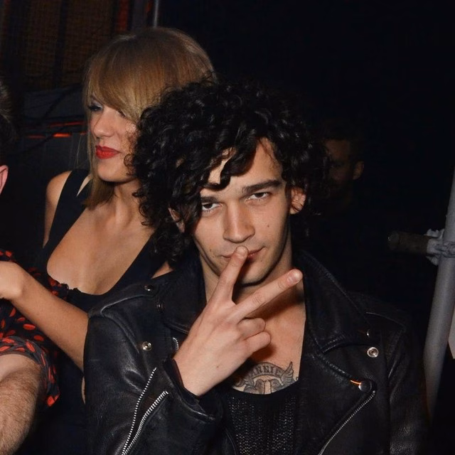 Bạn trai cũ Taylor Swift bị chỉ trích vì bỏ đám cưới bạn thân Mối tình giữa Taylor và Matty từng gây tranh cãi dữ dội trong cộng đồng người hâm mộ