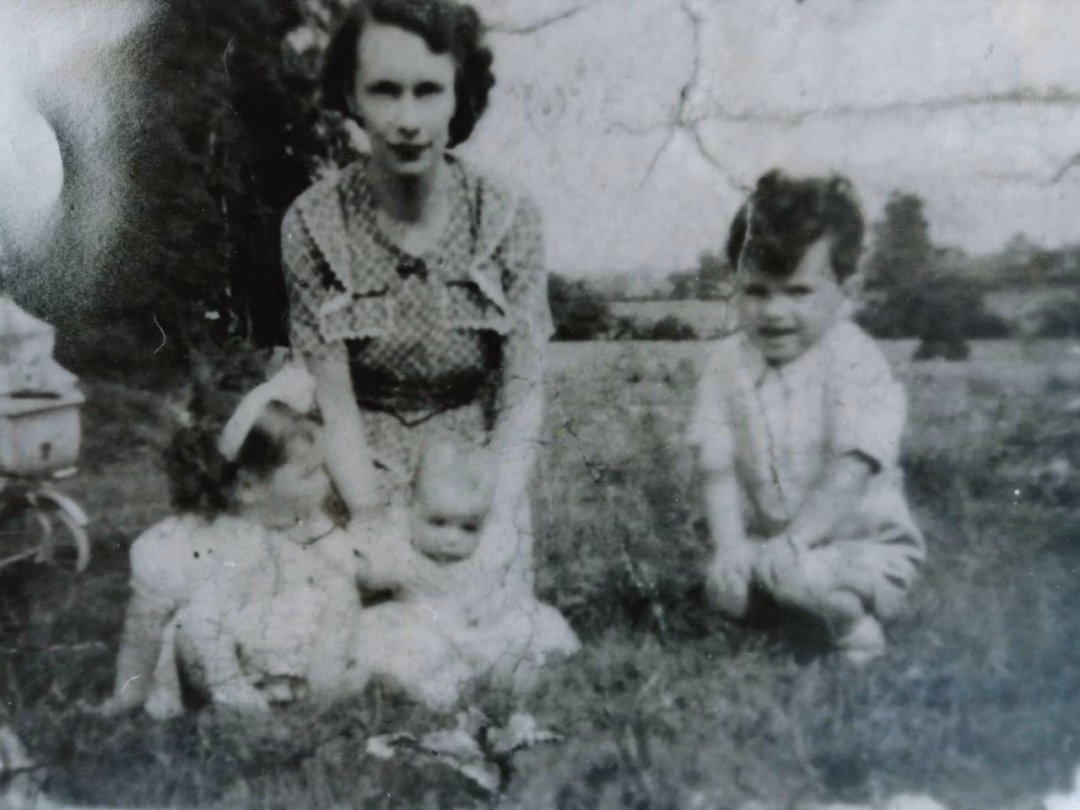 Des as a child