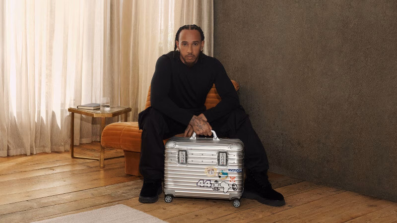 Lewis Hamilton và RIMOWA – đam mê tốc độ và hành trình không giới hạn