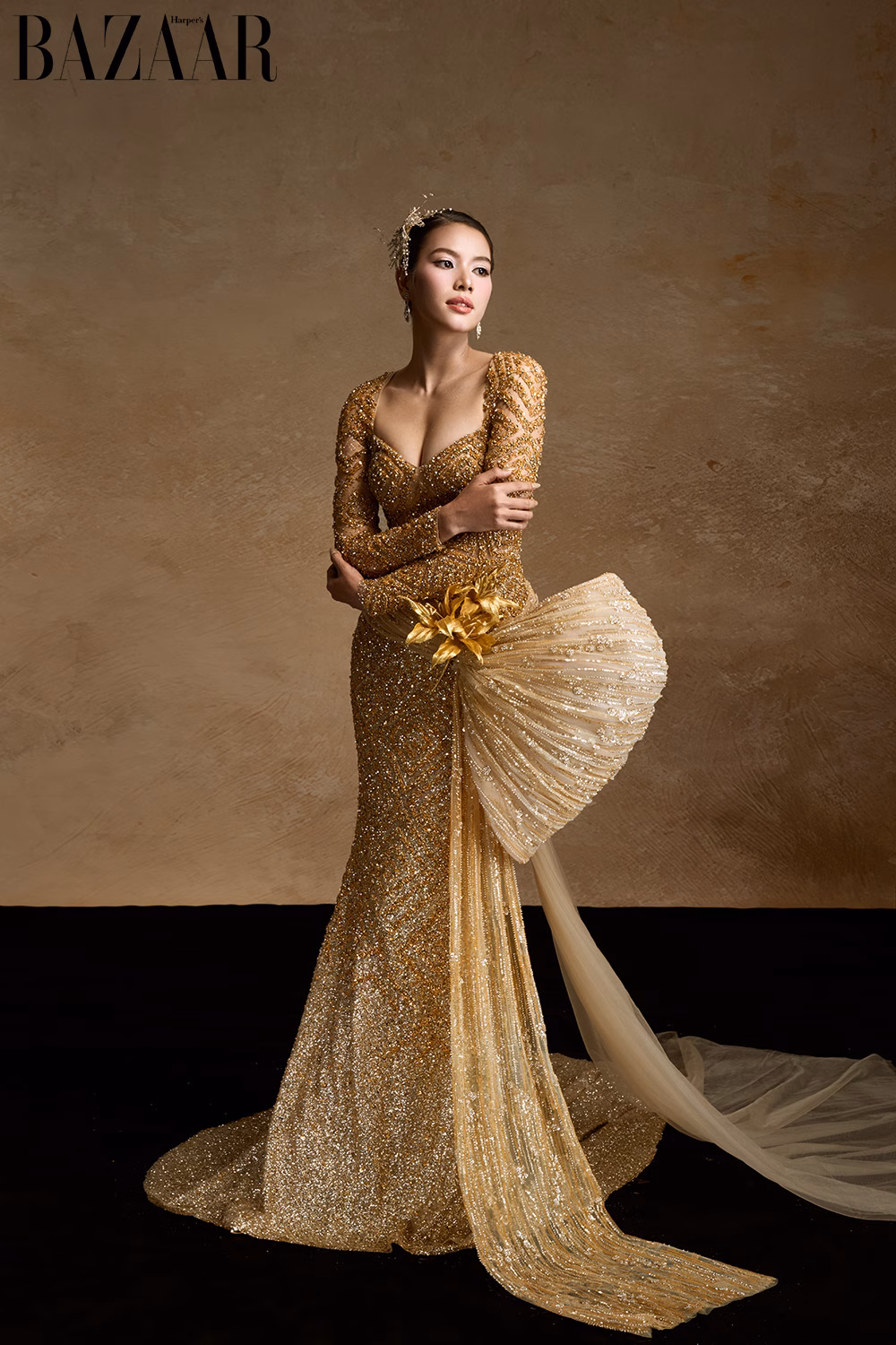 Sinh viên thiết kế thời trang tái hiện đám cưới thập niên 90 qua bộ sưu tập Viên Mãn