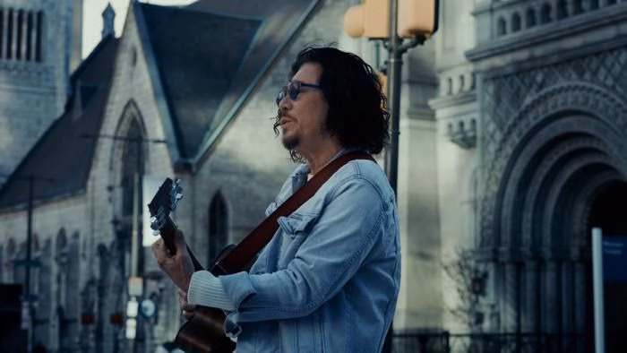 Cẩm V&acirc;n chia sẻ về dự &aacute;n &acirc;m nhạc của chồng