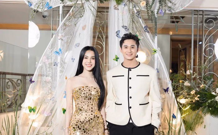 Diệp Lâm Anh và Phạm Kiên Diệp Lâm Anh và Phạm Kiên trong ảnh chụp cùng nhau.