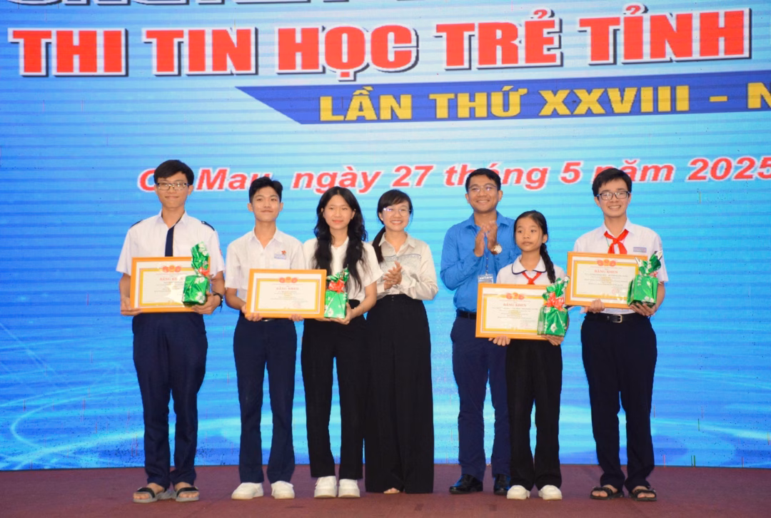 Học sinh đạt giải Nhất Học sinh đạt giải Nhất tại hội thi.
