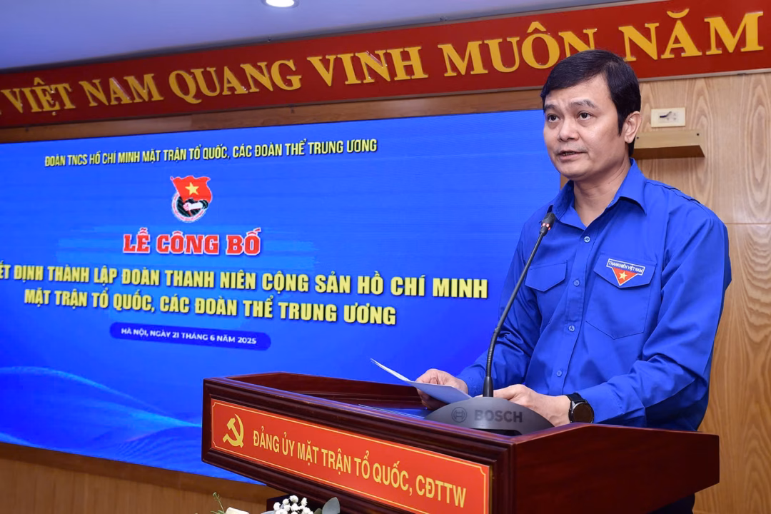 Bí thư thứ nhất Trung ương Đoàn Bí thư thứ nhất Trung ương Đoàn Bùi Quang Huy phát biểu