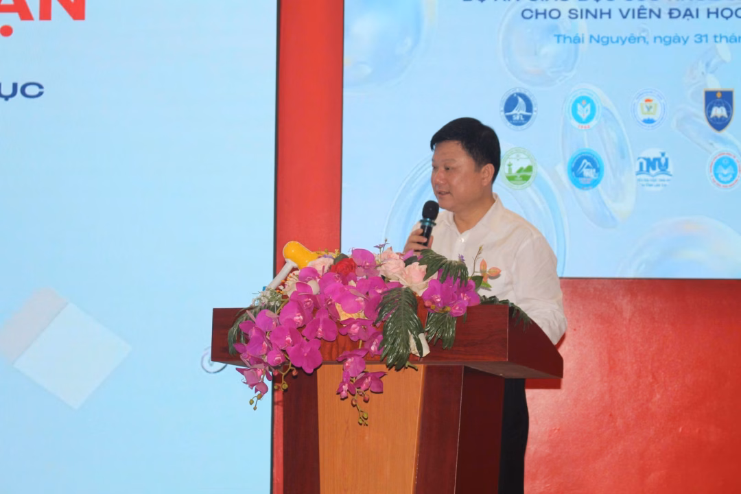 PGS.TS Hoàng Văn Hùng - Giám đốc Đại học Thái Nguyên PGS.TS Hoàng Văn Hùng - Giám đốc Đại học Thái Nguyên
