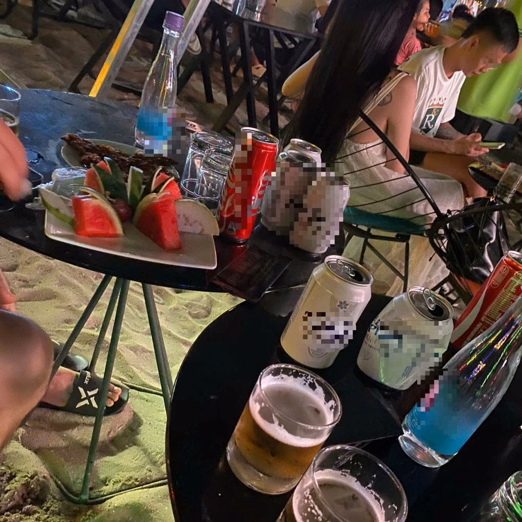 Trải nghiệm tại quán bar Khách bức xúc khi bị thu thêm phí