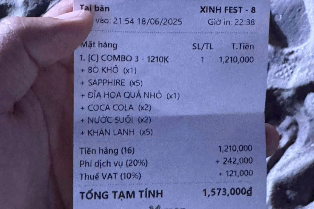 Hóa đơn có thu thêm phí dịch vụ Hóa đơn thanh toán