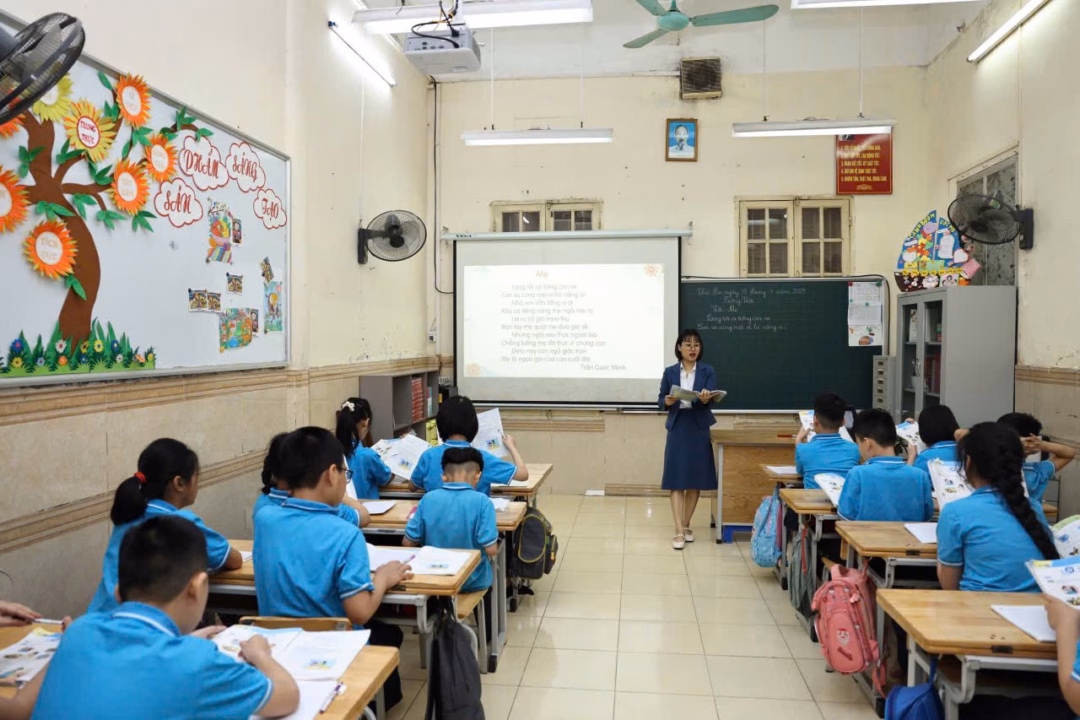 Cô Thu Nga giảng dạy Một giờ lên lớp của cô Thu Nga và các em học trò