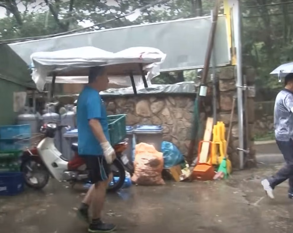Mỗi ngày ông đội khoảng 150 chuyến Mỗi ngày ông đội khoảng 150 chuyến như vậy