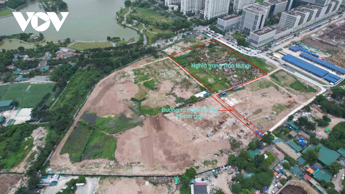 Chủ đầu tư vô ý chôn sống lối vào nghĩa trang: Người dân bức xúc Khu vực nghĩa trang Trần Hưng