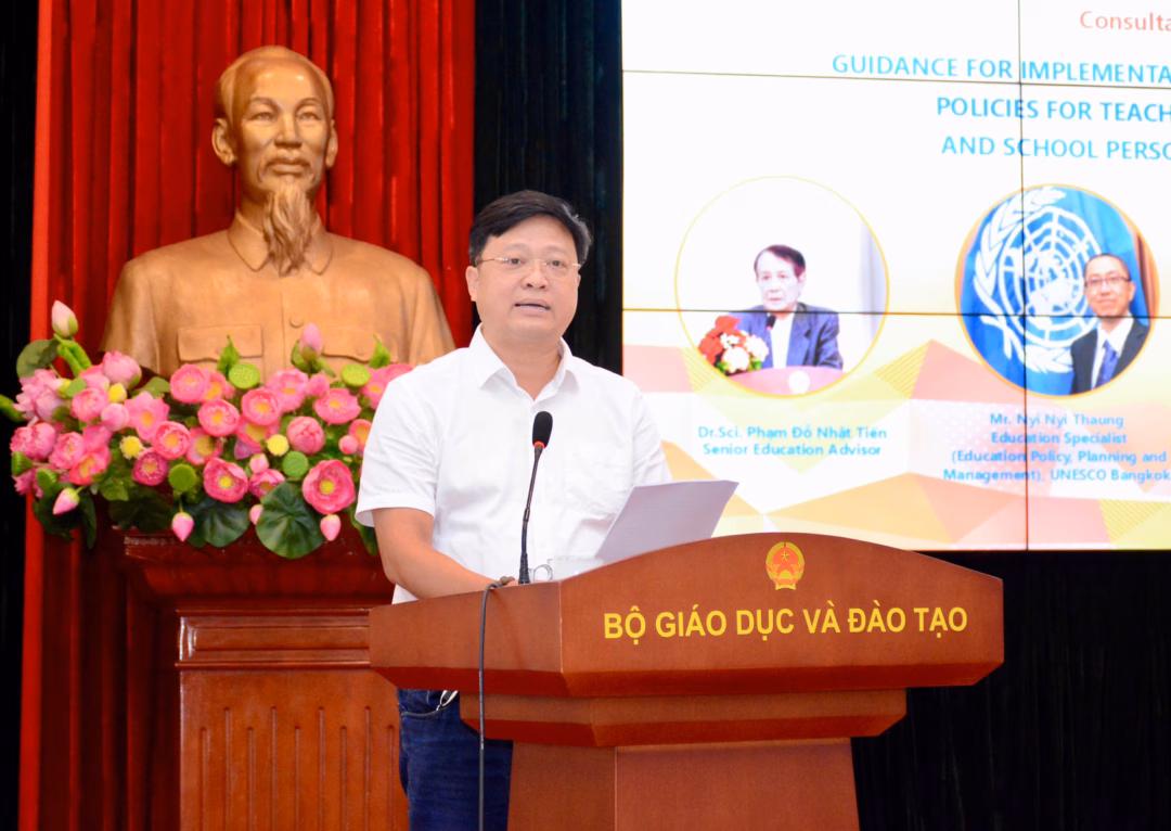 Luật Nhà giáo mới: Đột phá trong xây dựng đội ngũ giáo viên Việt Nam Phó Giáo sư, Tiến sĩ Phạm Mạnh Hà - Đại học Bách khoa Hà Nội chia sẻ ý kiến tại hội thảo.
