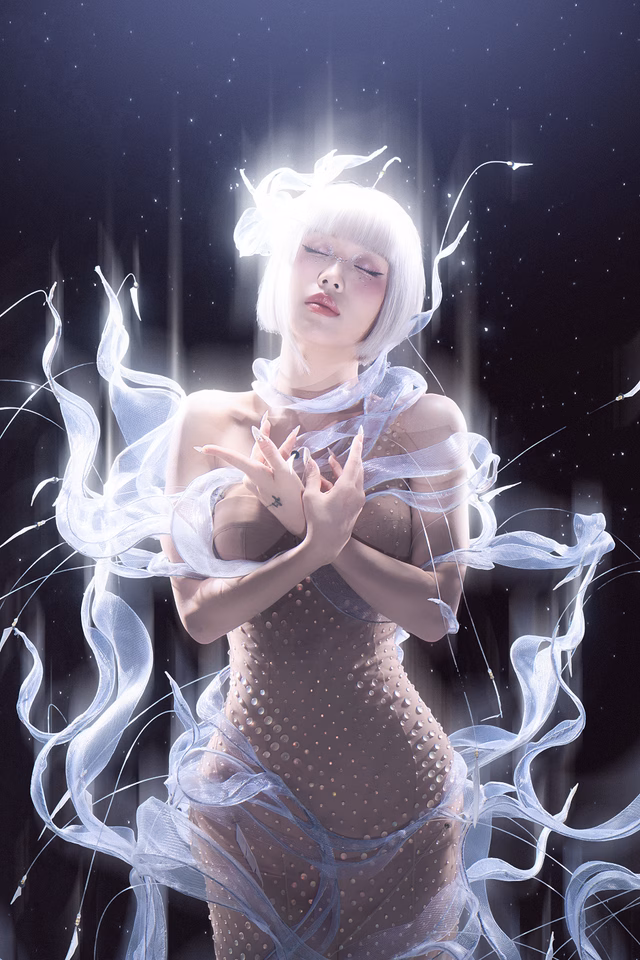 Han Sara cất giọng trong Concert Unfrozen Han Sara mang đến hình mới mẻ - Ảnh: 84 ENT