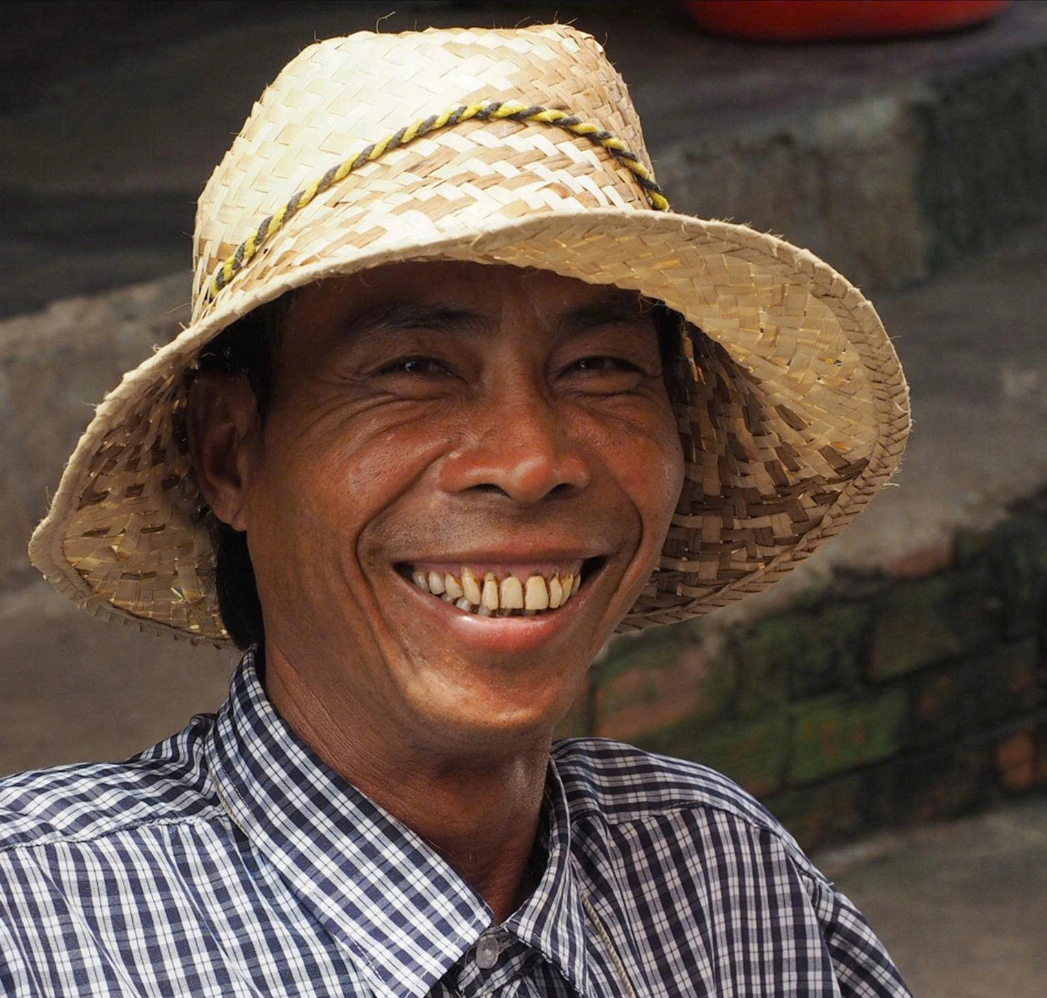 “Ngũ Sắc Hội Tụ: Hành Trình Từ Hiện Thực Đến Tâm Hồn” Tác phẩm Chân dung người ngư phủ