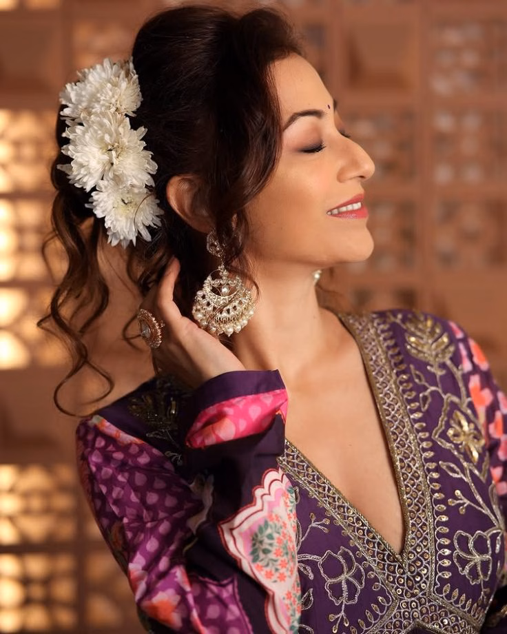 Sao Bollywood khoe dáng tuyệt đẹp tại sự kiện thảm đỏ TMKOC's Munmun Dutta, Sunayana Fozdar & Palak Sindhwani Blossom In Ethnic Looks With Floral Hairstyles 957329