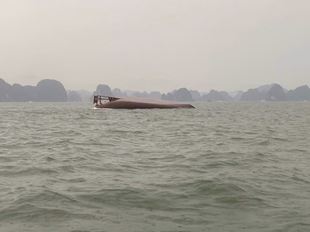 Thiên tai gây thiệt hại kinh tế hàng trăm nghìn tỷ, năm 2024 sẽ còn khốc liệt hơn Nước lũ dâng cao tận mái nhà ở Nghệ An (Ảnh: Nguyễn Phê).
