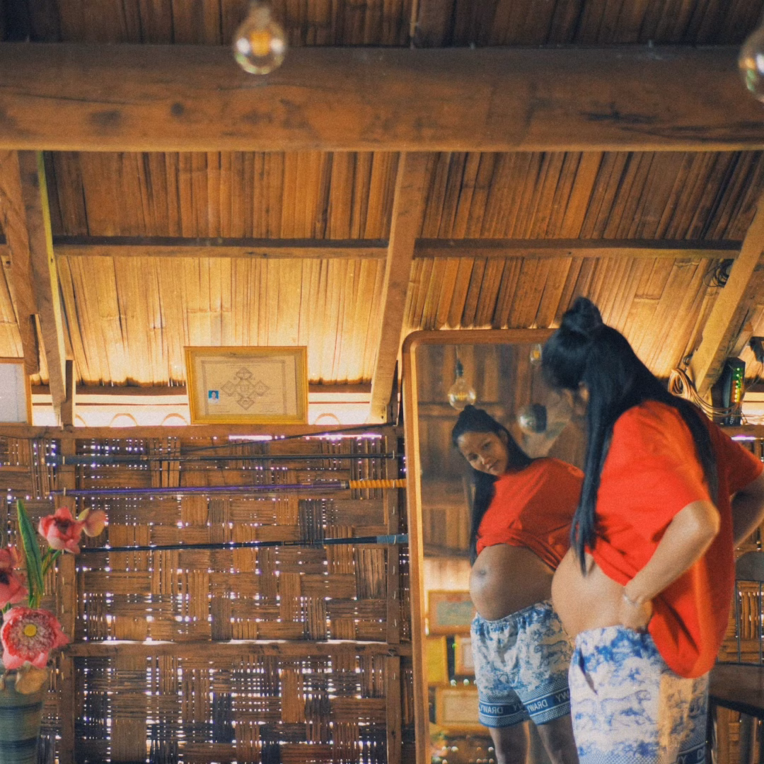 H’Hen Niê vượt qua thử thách mang thai không đúng ngôi, con về đúng vị trí sau khi nhờ giúp đỡ ở làng Thông tin này về Hoa hậu sinh năm 1992 khiến nhiều người khá lo lắng