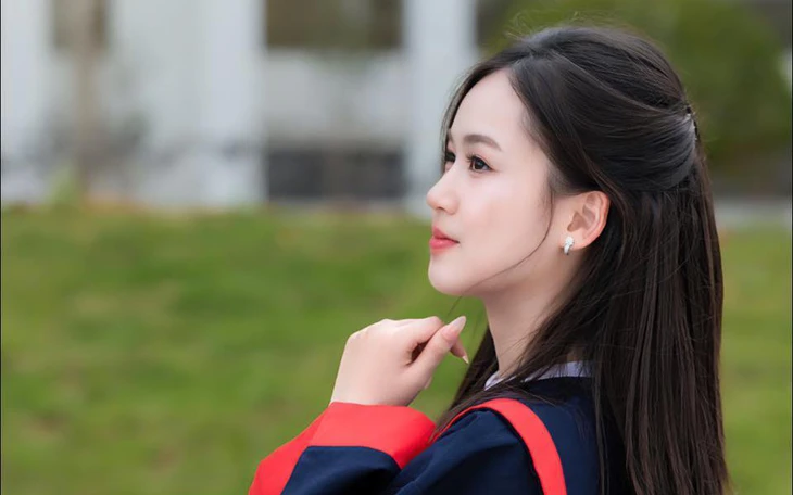 Thủ khoa toàn quốc chia sẻ bí quyết đạt điểm tuyệt đối kỳ thi tốt nghiệp Thủ khoa khối A00 ở Vũng Tàu Phan Quang Hiển Vinh: 3 điểm 10 nhờ ý thức tự học - Ảnh 4.