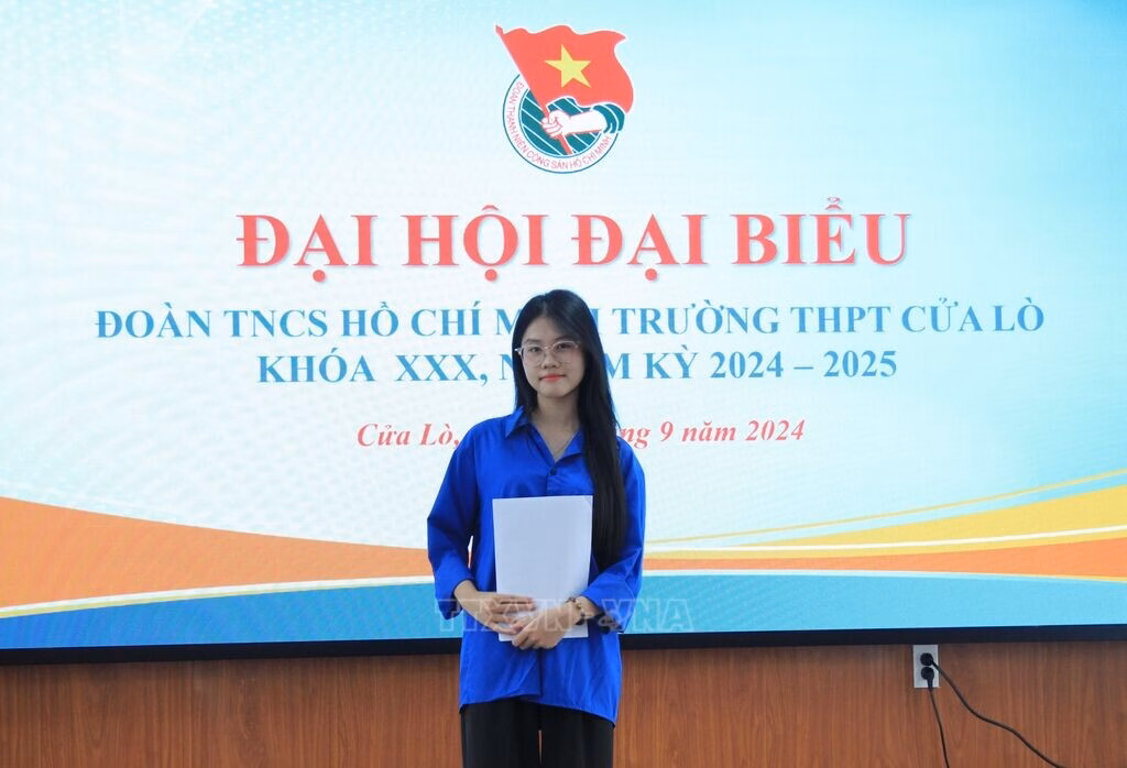 Thủ khoa toàn quốc và tỉnh Nghệ An chia sẻ bí quyết đạt điểm cao