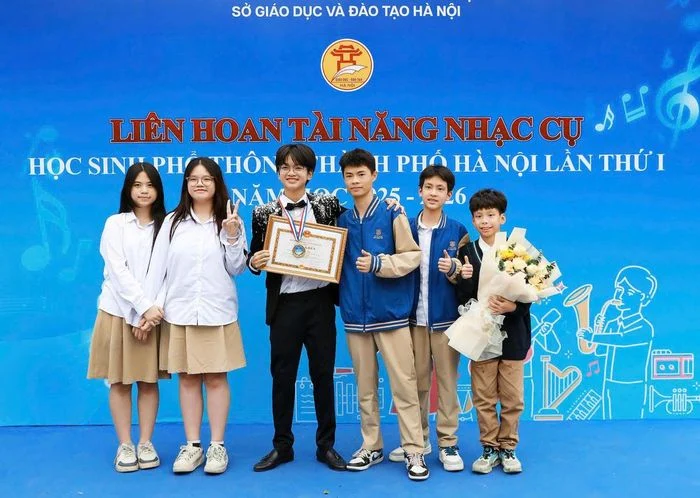 Cao Ph&uacute; Qu&yacute; xem &acirc;m nhạc l&agrave; h&agrave;nh tr&igrave;nh học thuật