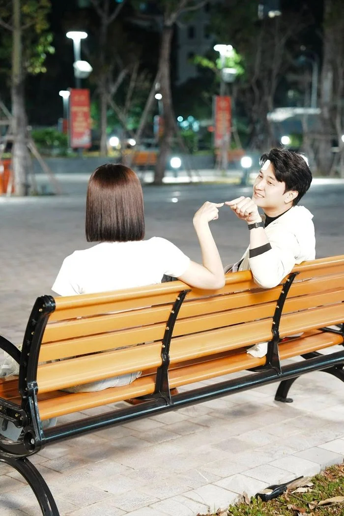 Ảnh hậu trường hài hước của Huỳnh Anh và Quỳnh Châu Khoảnh khắc hài hước giữa Huỳnh Anh và Quỳnh Châu