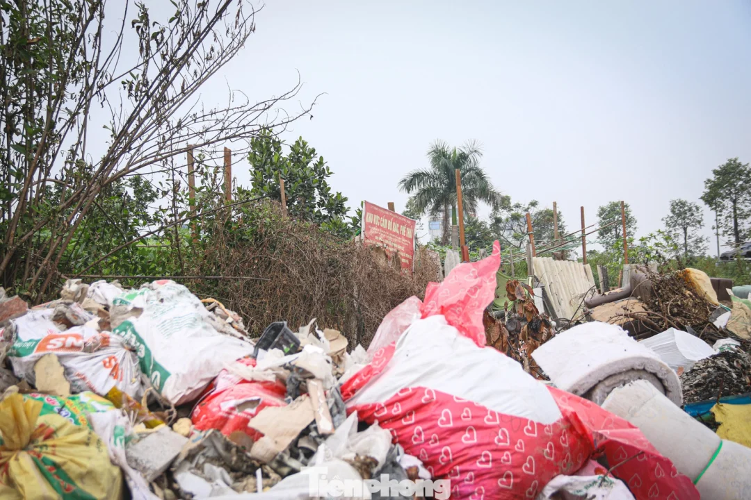 B&atilde;i r&aacute;c tự ph&aacute;t s&aacute;t khu d&acirc;n cư