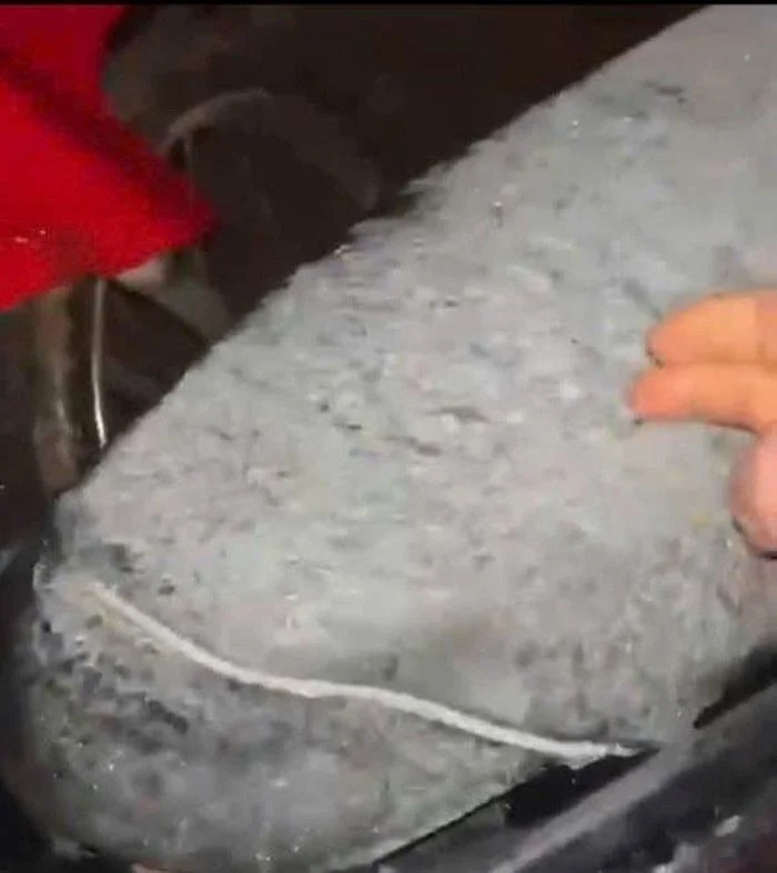 Băng gi&aacute; phủ c&aacute;c bề mặt ở khu vực cao nguy&ecirc;n Tr&agrave; Linh, Đ&agrave; Nẵng