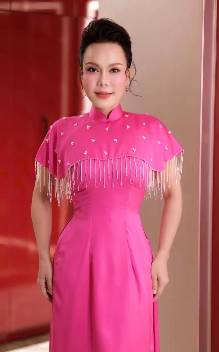 C&uacute; đ&uacute;p giải Nữ diễn vi&ecirc;n ch&iacute;nh xuất sắc nhất của Việt Hương