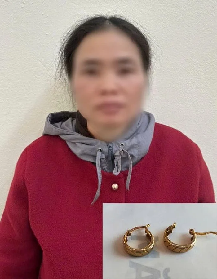 Đinh Thị Kim tại cơ quan c&ocirc;ng an Thanh H&oacute;a