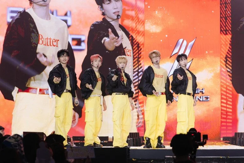 Tiết mục nh&oacute;m mang lại nhiều cảm x&uacute;c của c&aacute;c thực tập sinh.