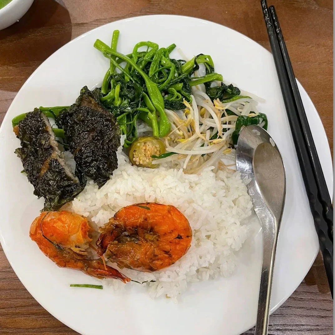 Suất cơm 110.000 đồng tại Vincom - chi tiết m&oacute;n ăn