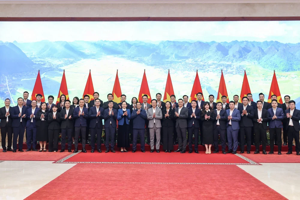 Thủ tướng v&agrave; c&aacute;c đại biểu dự cuộc l&agrave;m việc