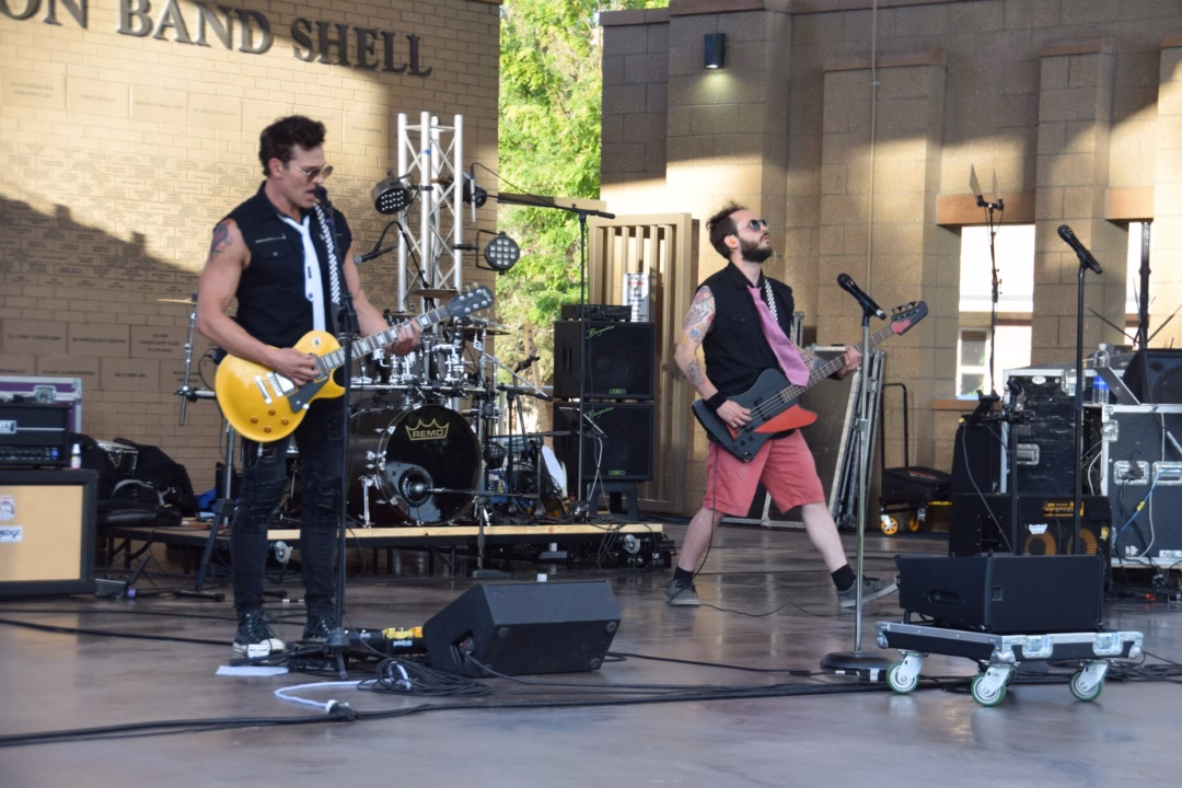 Buổi biểu diễn bù của American Idiot và The P!nk Project