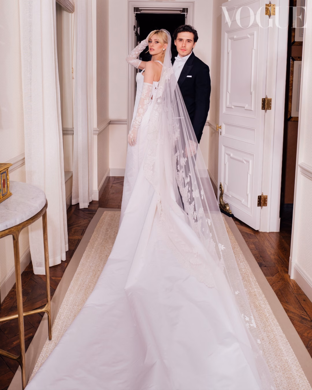 Con dâu tỷ phú của nhà Beckham vẫn chưa thành công trong showbiz dù được tạo điều kiện phát triển sự nghiệp 25 cậu ấm cô chiêu