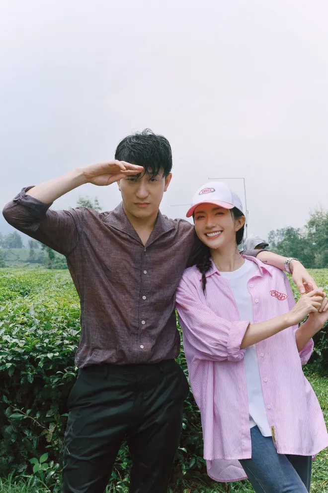 Hồng Diễm tái xuất, Bình An hé lộ vai diễn kỳ lạ trong Dịu dàng màu nắng Góc sao phim VTV: Hồng Diễm tái xuất ở phim mới, Bình An hết vai diễn 'kỳ lạ' - Ảnh 5.