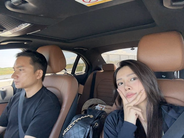Khánh Vy lên tiếng phản pháo cáo buộc yêu Phan Mạnh Quỳnh vì tiền Khánh Vy khẳng định yêu chồng vì tài năng