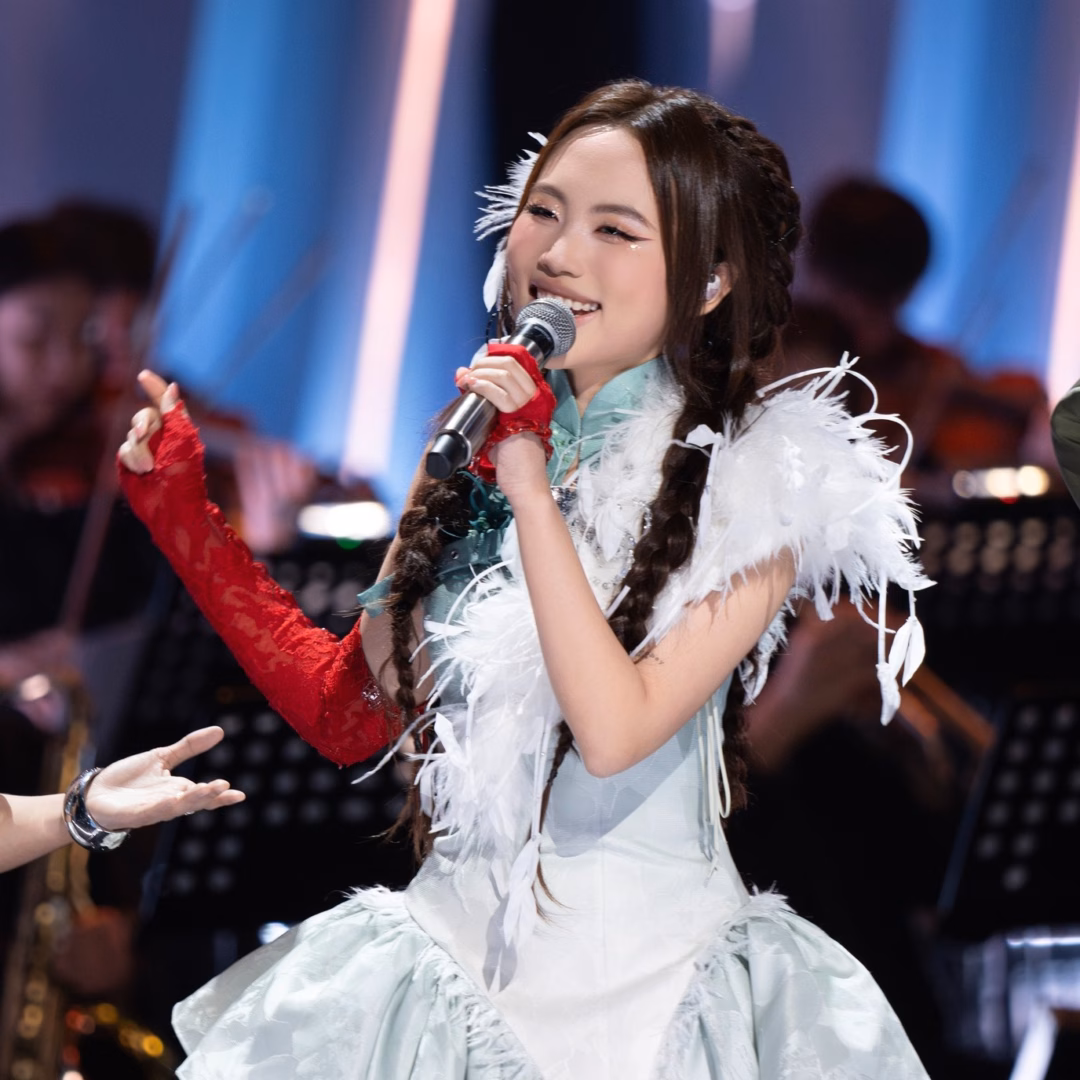 Phương Mỹ Chi đổi đời sau phẫu thuật, “lột xác” với visual thăng hạng nhờ bỏ kính cận