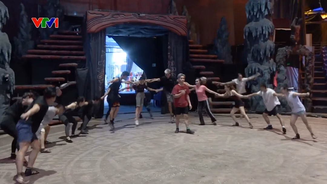 Bên trong hậu trường chuẩn bị cho suất diễn xiếc đặc biệt