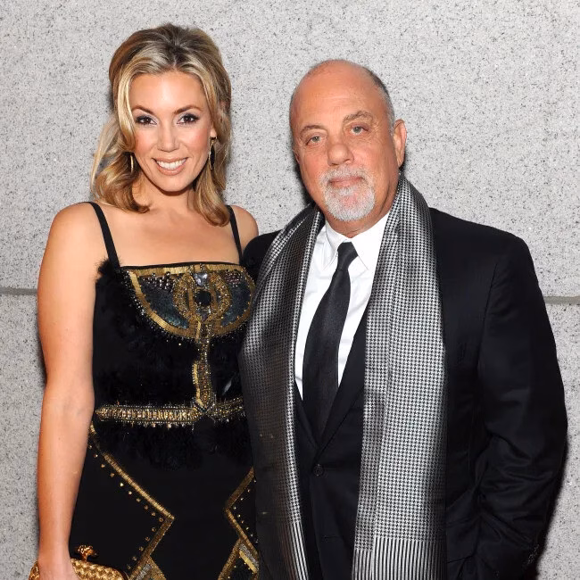 Billy Joel chia sẻ hạnh phúc gia đình với vợ và con