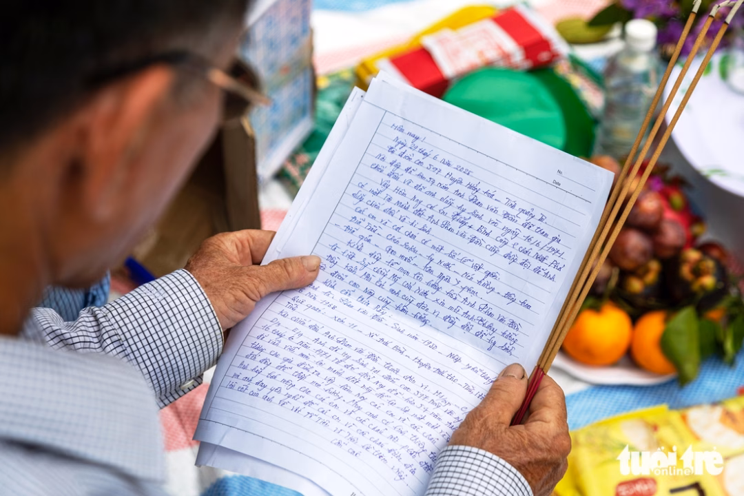 Hai anh em ruột truy tìm nơi tử vong của anh trai trong rừng Quảng Trị Lá thư viết vội gửi đên các anh hùng liệt sĩ hy sinh vì Tổ quốc