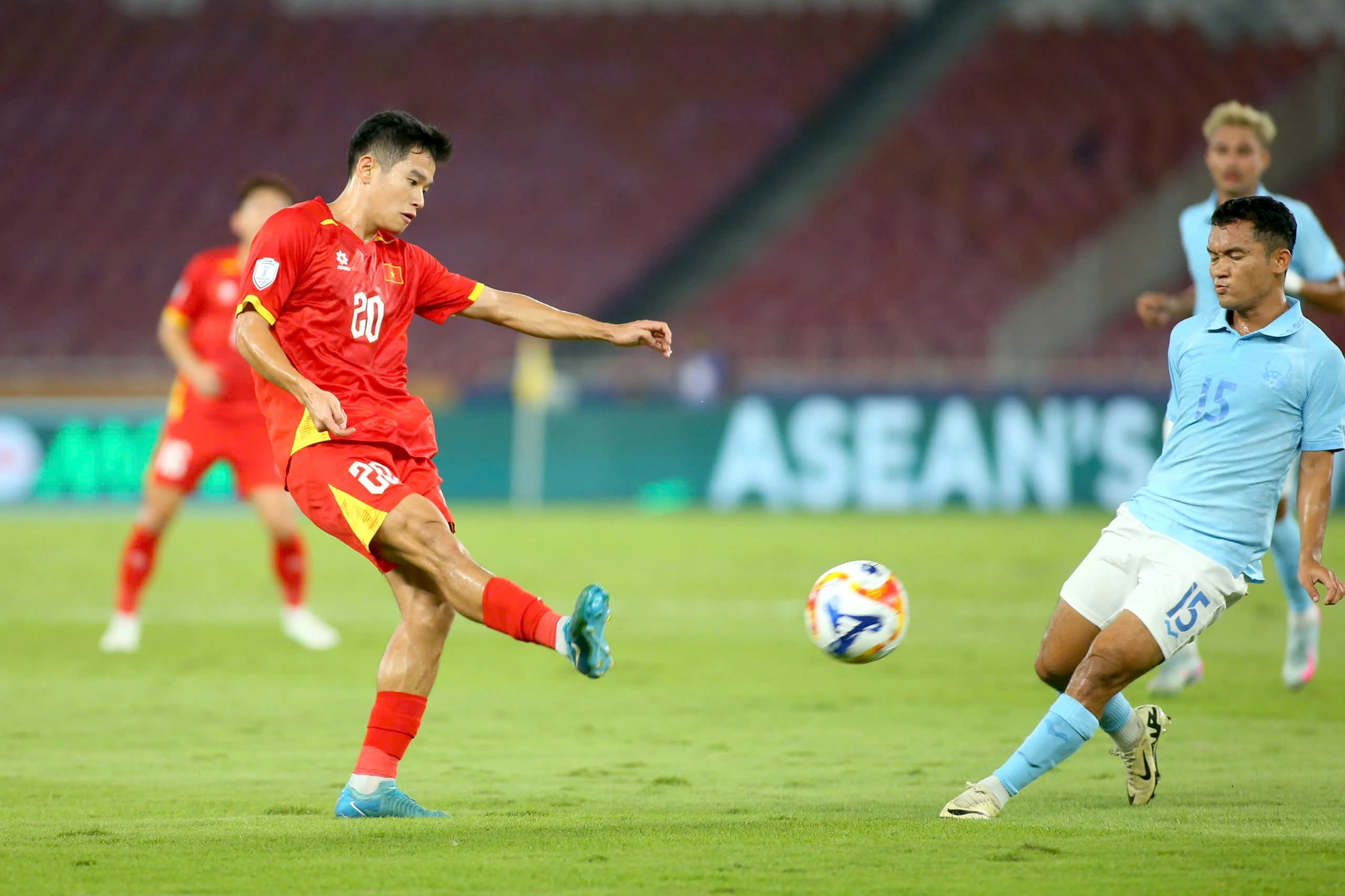 HLV Kim Sang-sik: U23 Việt Nam hoàn thiện từng ngày Anh Quân đang chơi tốt rõ rệt ở biên phải